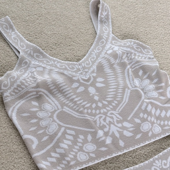 Express 2 piece sweater top & skirt set - Picture 4 of 5